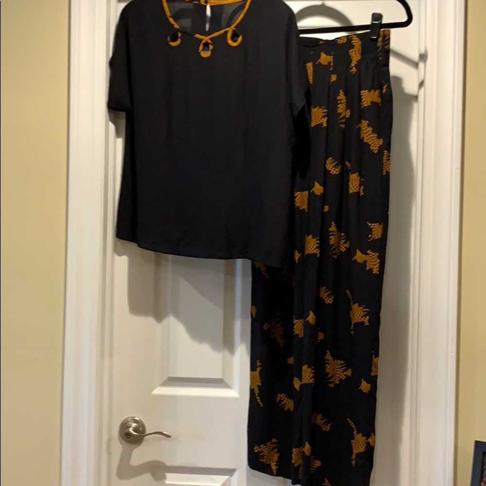 Carol Little 2 piece animal print pants set